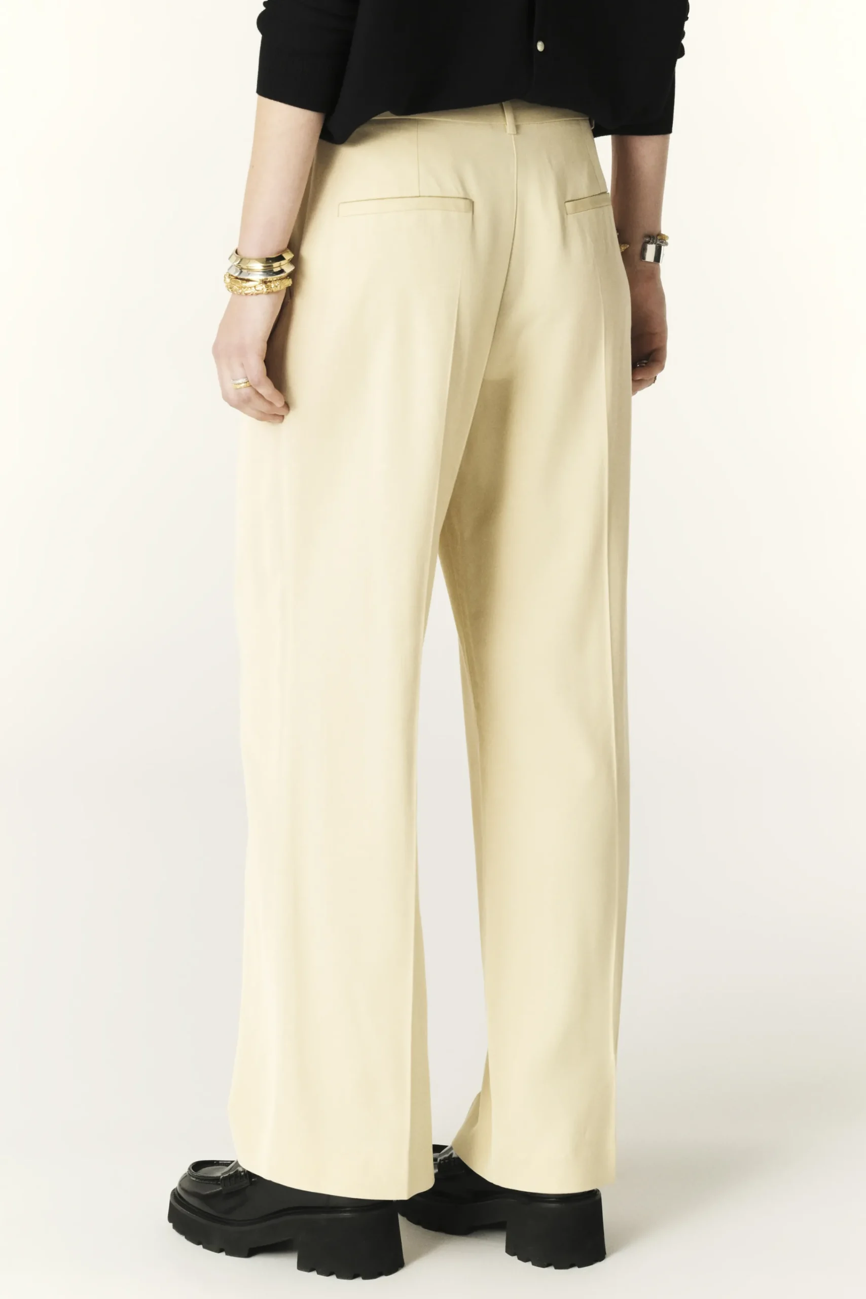 ba&sh GONA< Pants & Jeans