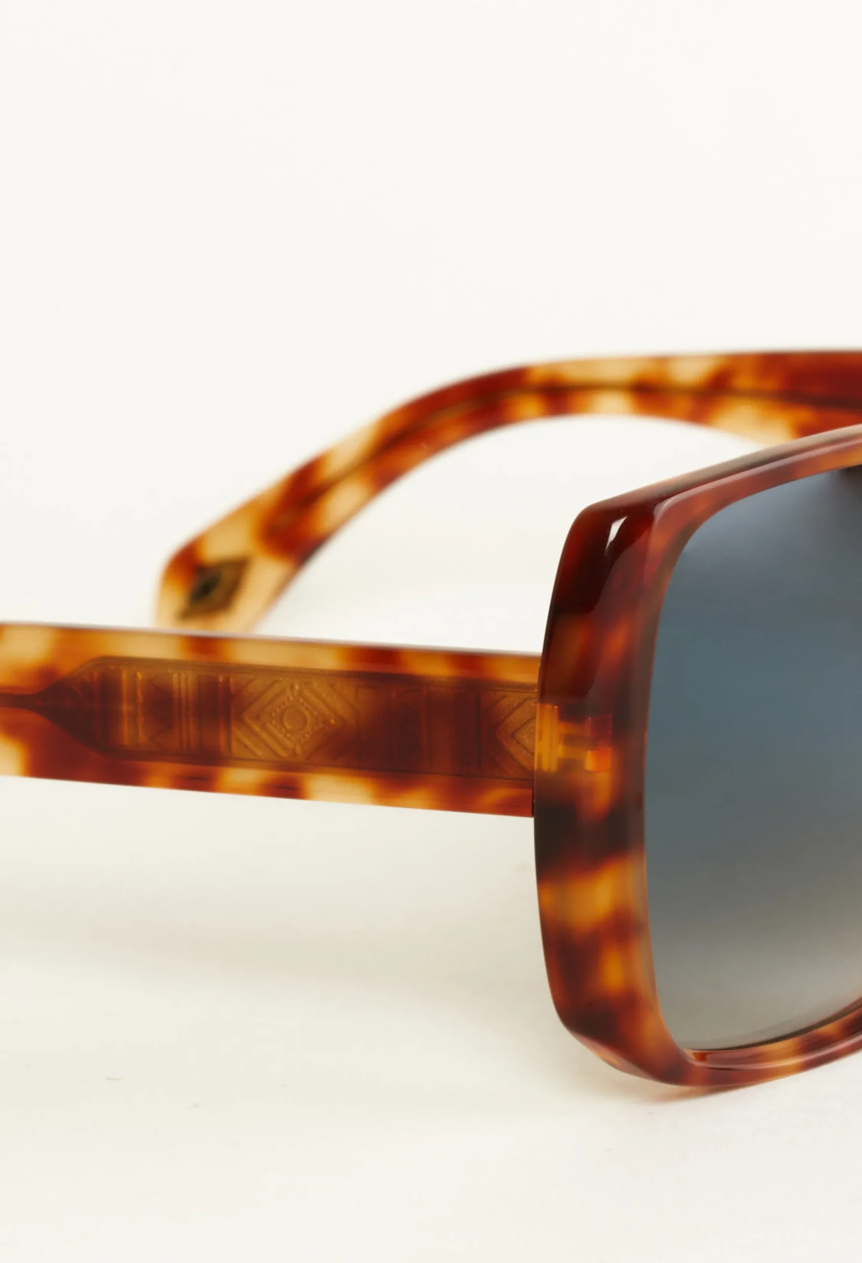 ba&sh LESLIE< Eyewear